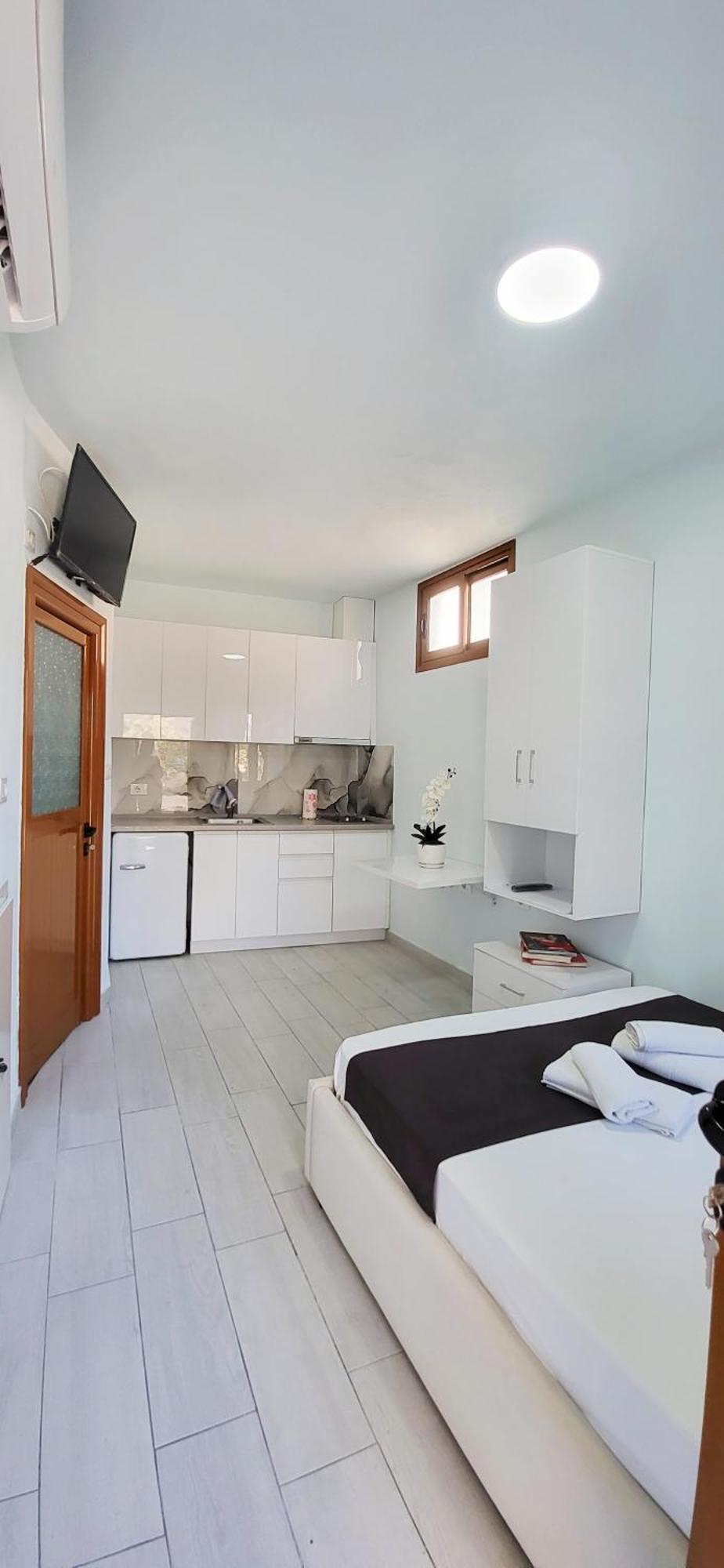 Sunny Guest House Vlorë Esterno foto